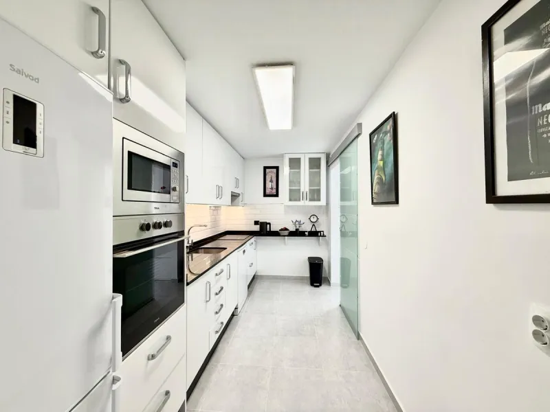 ???? Apartment in Las Rampas, Fuengirola – City Center with Pool & Private Parking