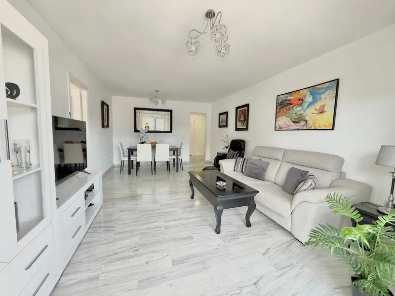 ???? Apartment in Las Rampas, Fuengirola – City Center with Pool & Private Parking
