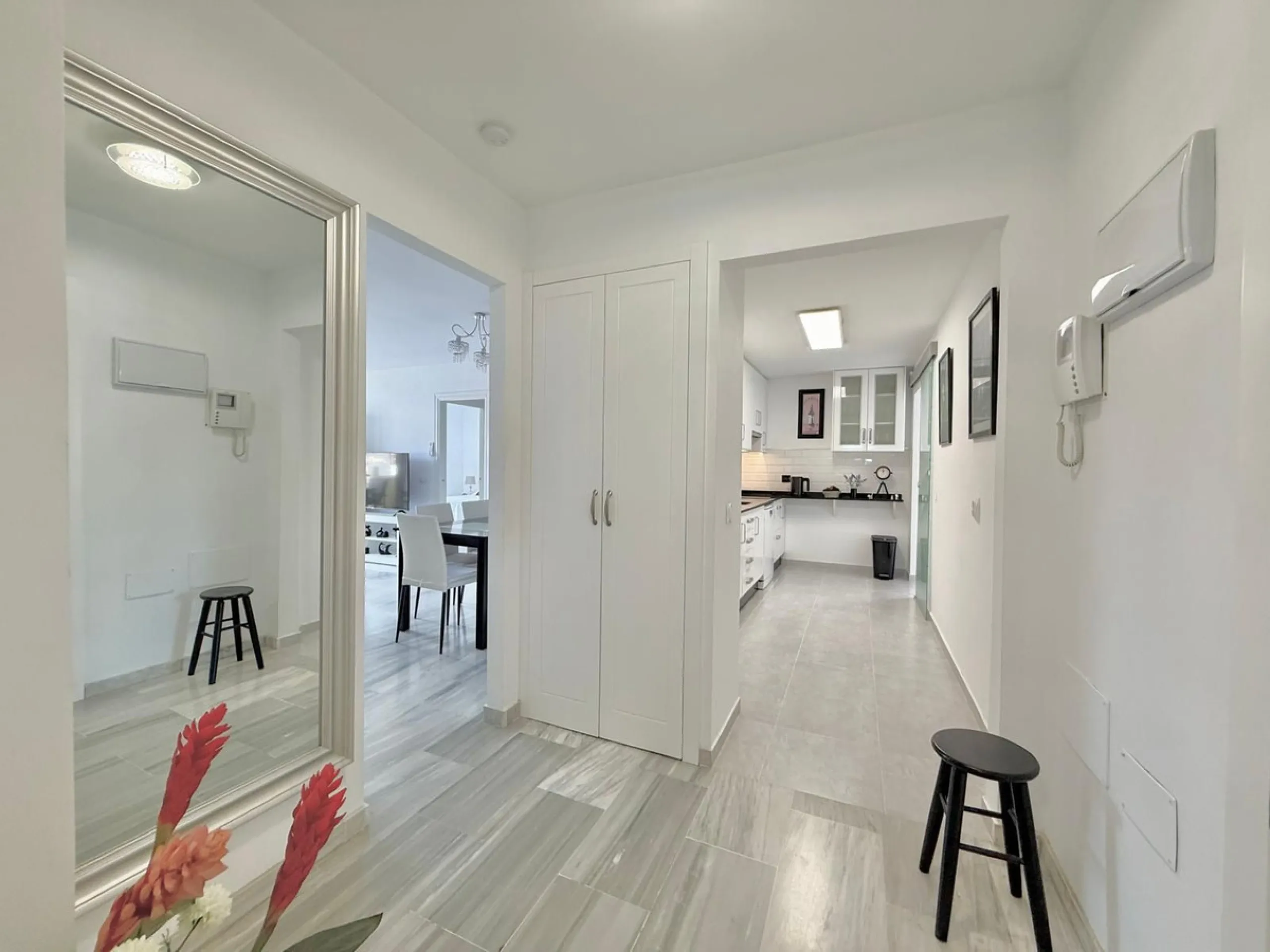 ???? Apartment in Las Rampas, Fuengirola – City Center with Pool & Private Parking
