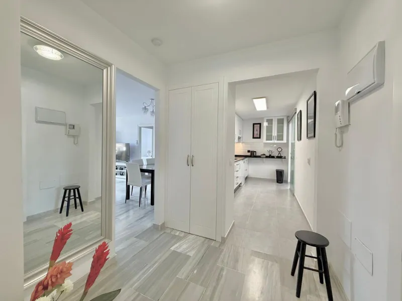???? Apartment in Las Rampas, Fuengirola – City Center with Pool & Private Parking