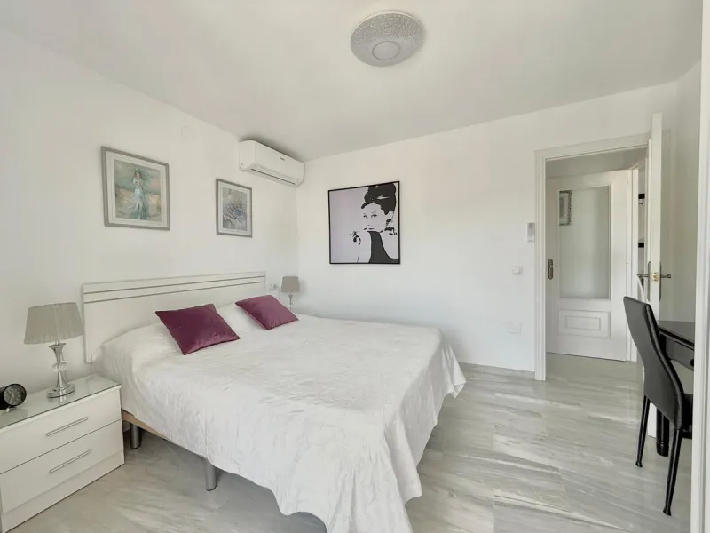 ???? Apartment in Las Rampas, Fuengirola – City Center with Pool & Private Parking
