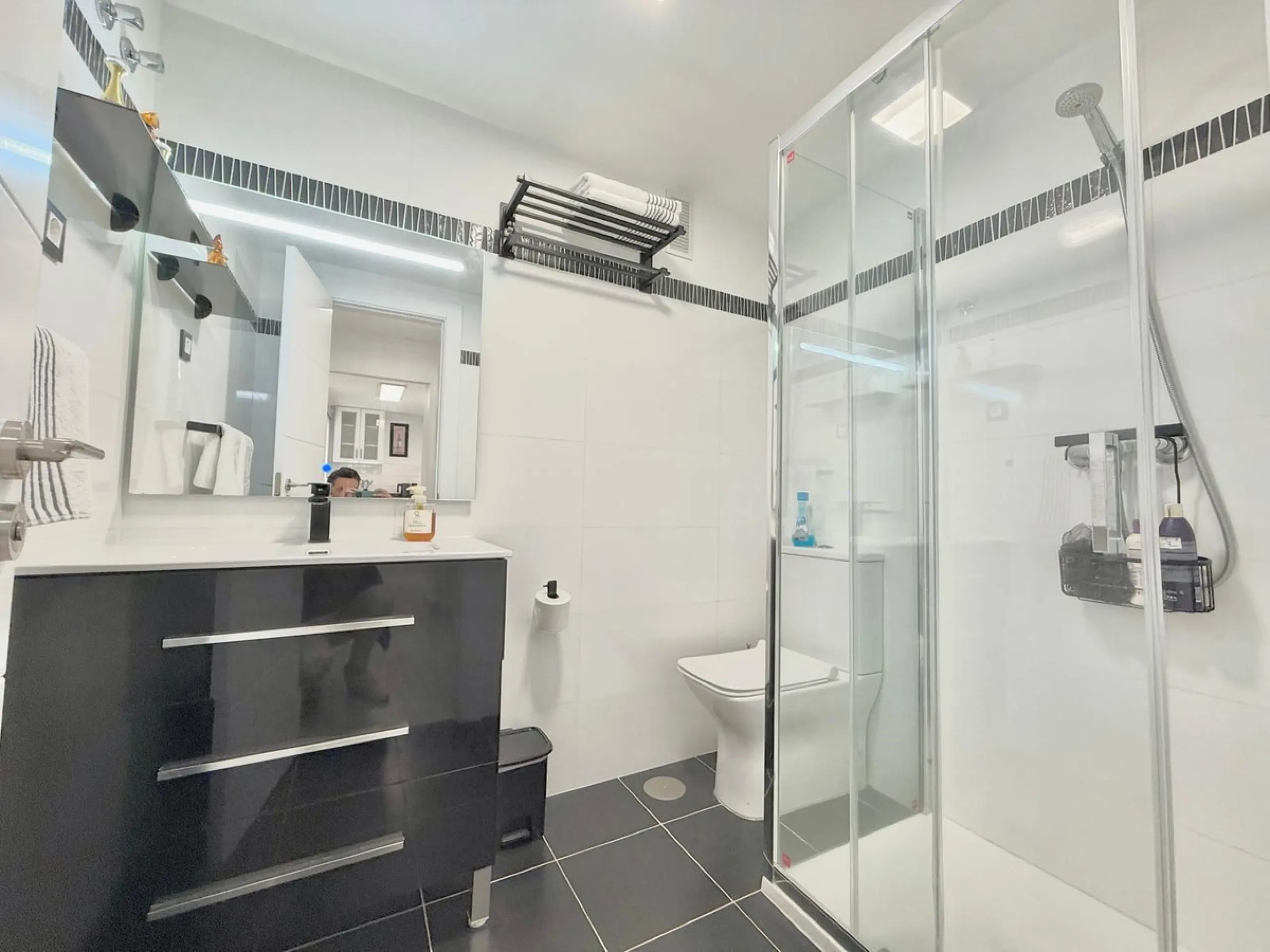 ???? Apartment in Las Rampas, Fuengirola – City Center with Pool & Private Parking