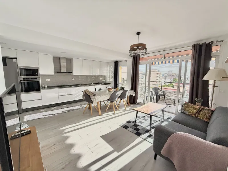 Apartment - Penthouse в продаже в Fuengirola, Málaga. В доме 3 спален и 2 ванных комнат. Площадь дома 80 м²
