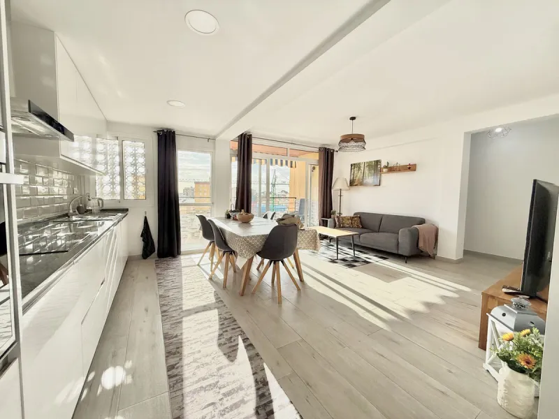 Apartment - Penthouse в продаже в Fuengirola, Málaga. В доме 3 спален и 2 ванных комнат. Площадь дома 80 м²