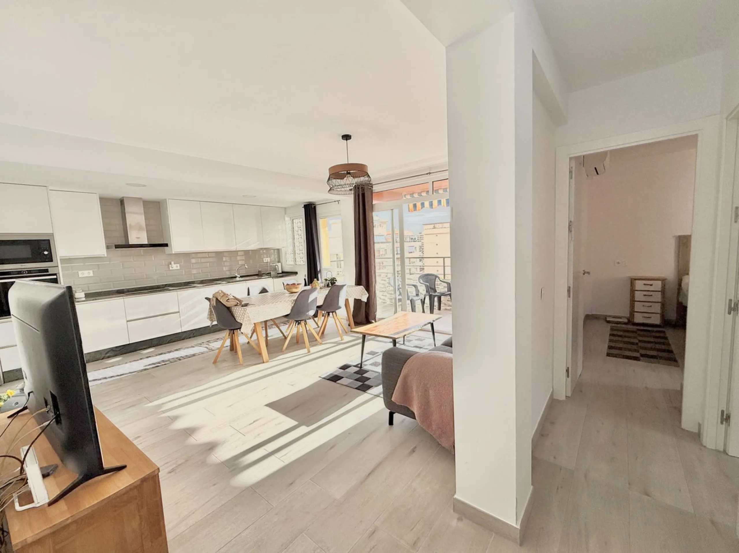 Apartment - Penthouse в продаже в Fuengirola, Málaga. В доме 3 спален и 2 ванных комнат. Площадь дома 80 м²