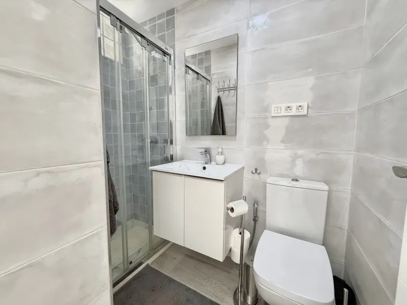 Apartment - Penthouse в продаже в Fuengirola, Málaga. В доме 3 спален и 2 ванных комнат. Площадь дома 80 м²