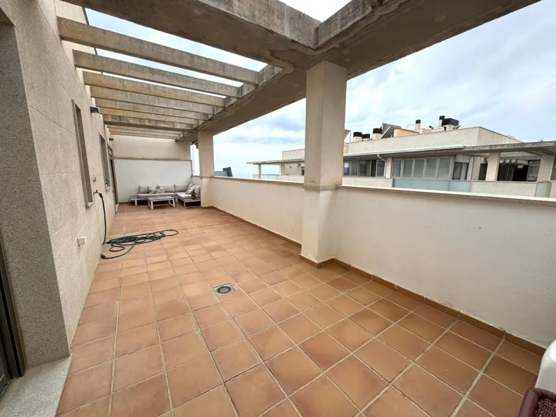 Penthouse for sale in the El Pinillo area, close to all services, schools, supermarkets, etc.