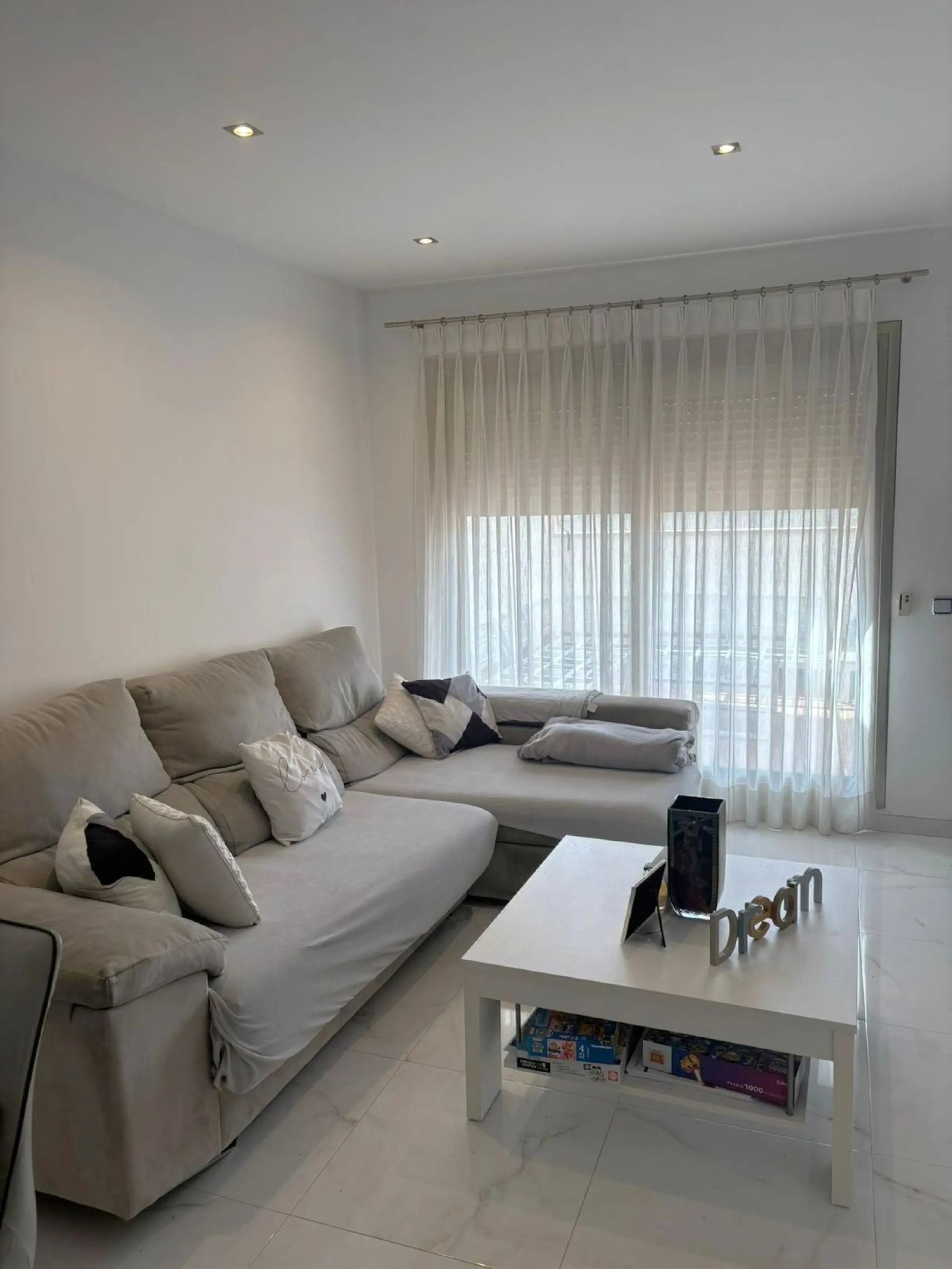 Penthouse for sale in the El Pinillo area, close to all services, schools, supermarkets, etc.