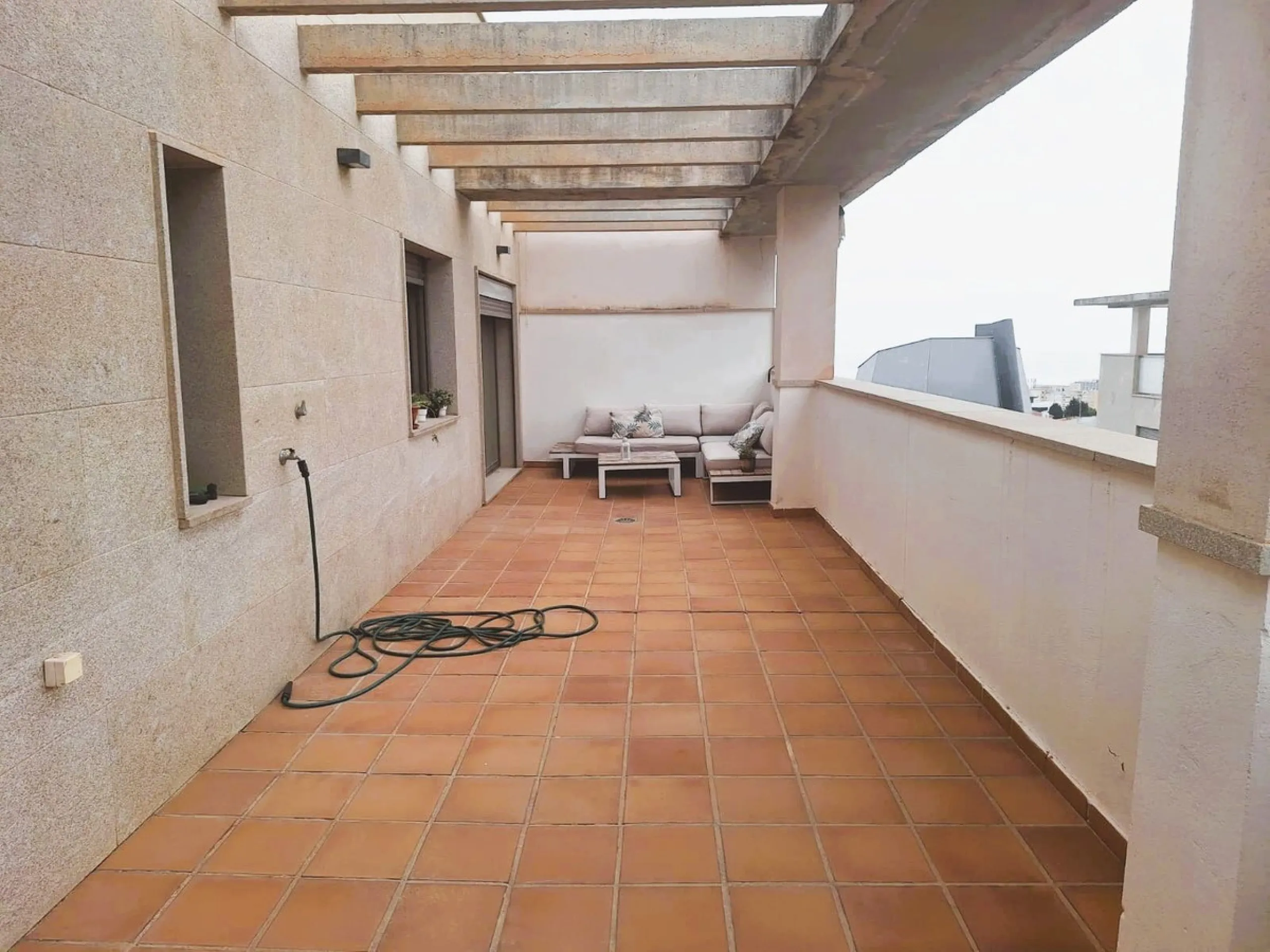 Penthouse for sale in the El Pinillo area, close to all services, schools, supermarkets, etc.
