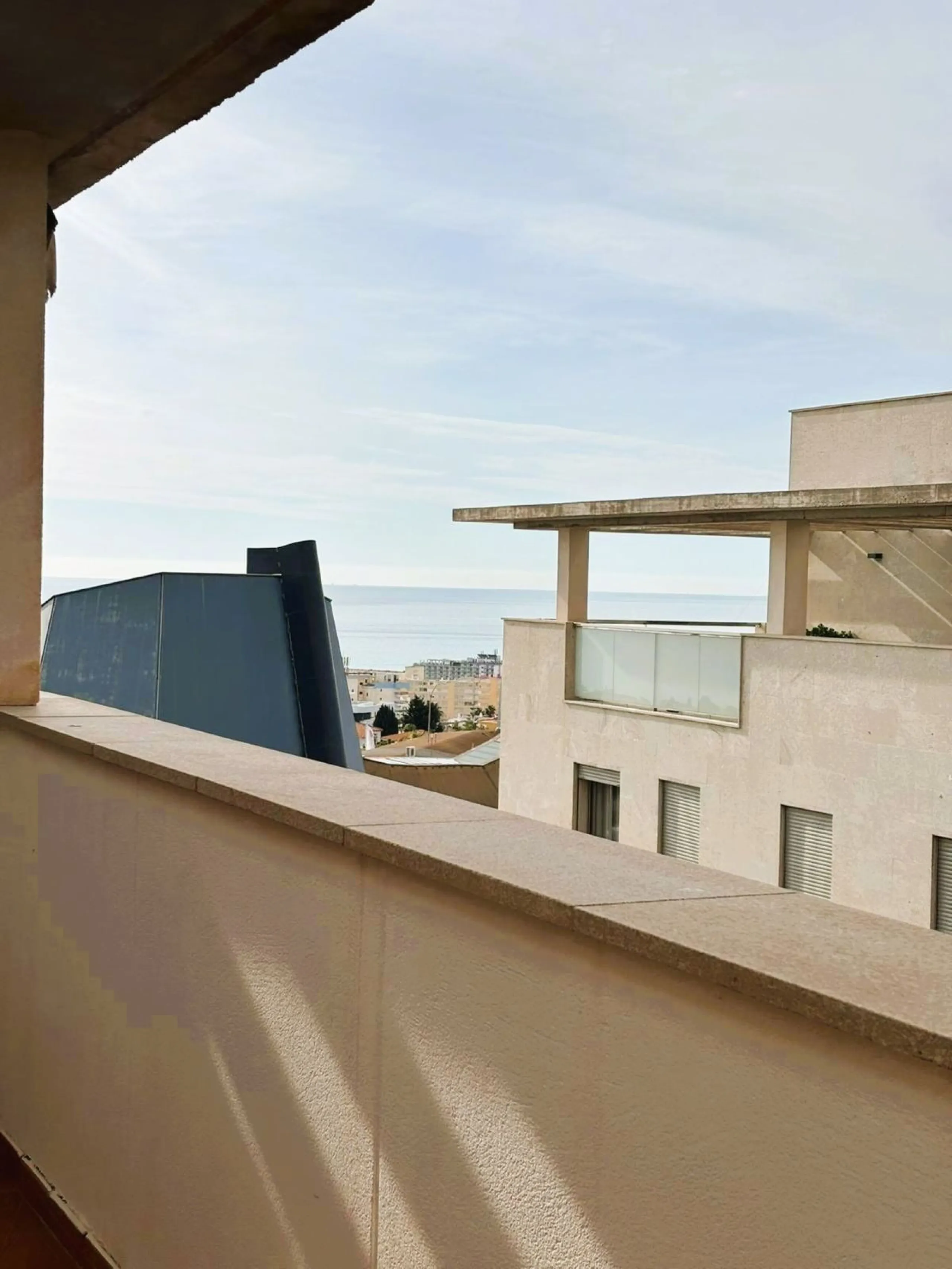 Penthouse for sale in the El Pinillo area, close to all services, schools, supermarkets, etc.