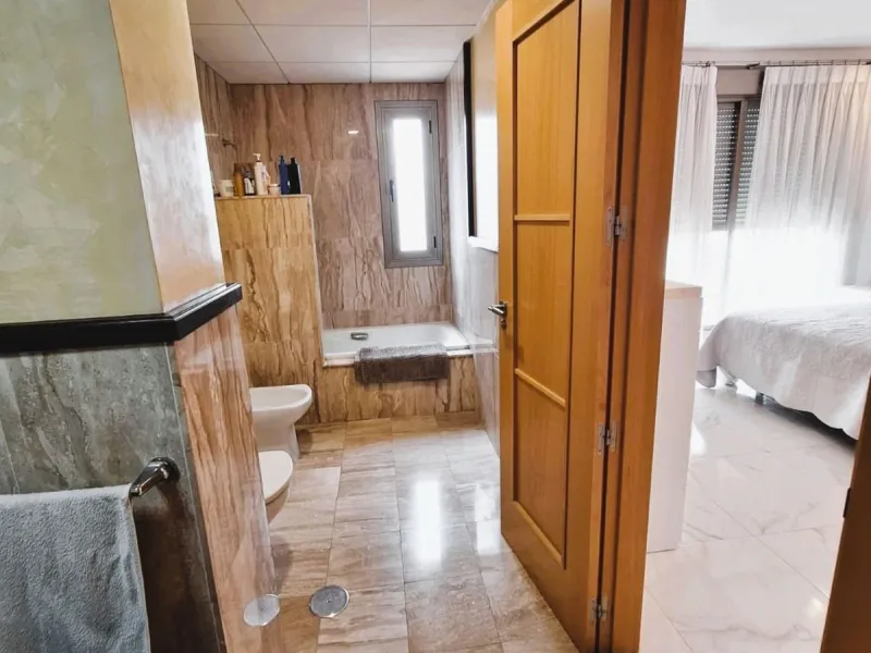 Penthouse for sale in the El Pinillo area, close to all services, schools, supermarkets, etc.