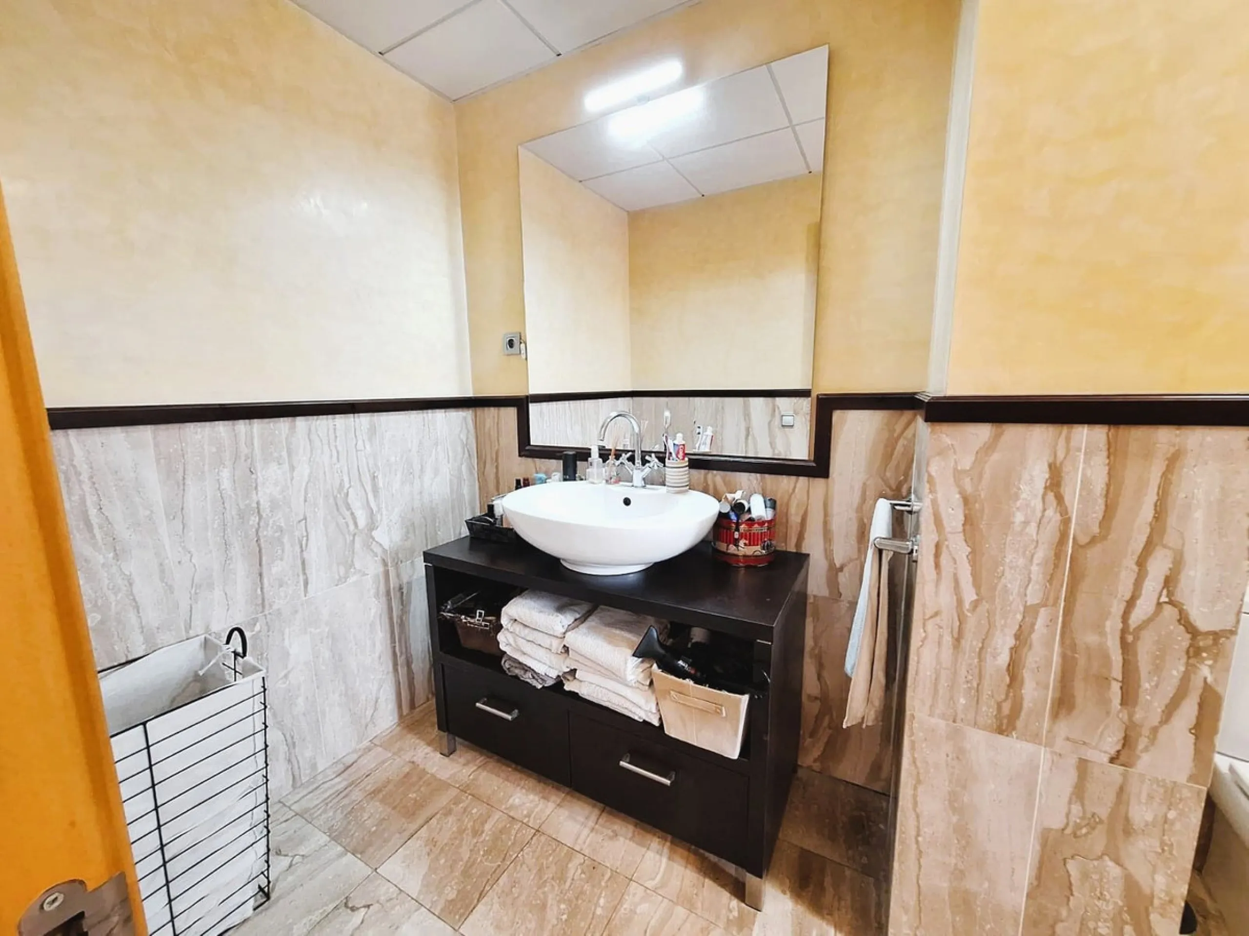 Penthouse for sale in the El Pinillo area, close to all services, schools, supermarkets, etc.