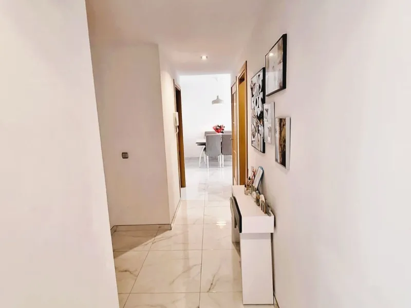 Penthouse for sale in the El Pinillo area, close to all services, schools, supermarkets, etc.