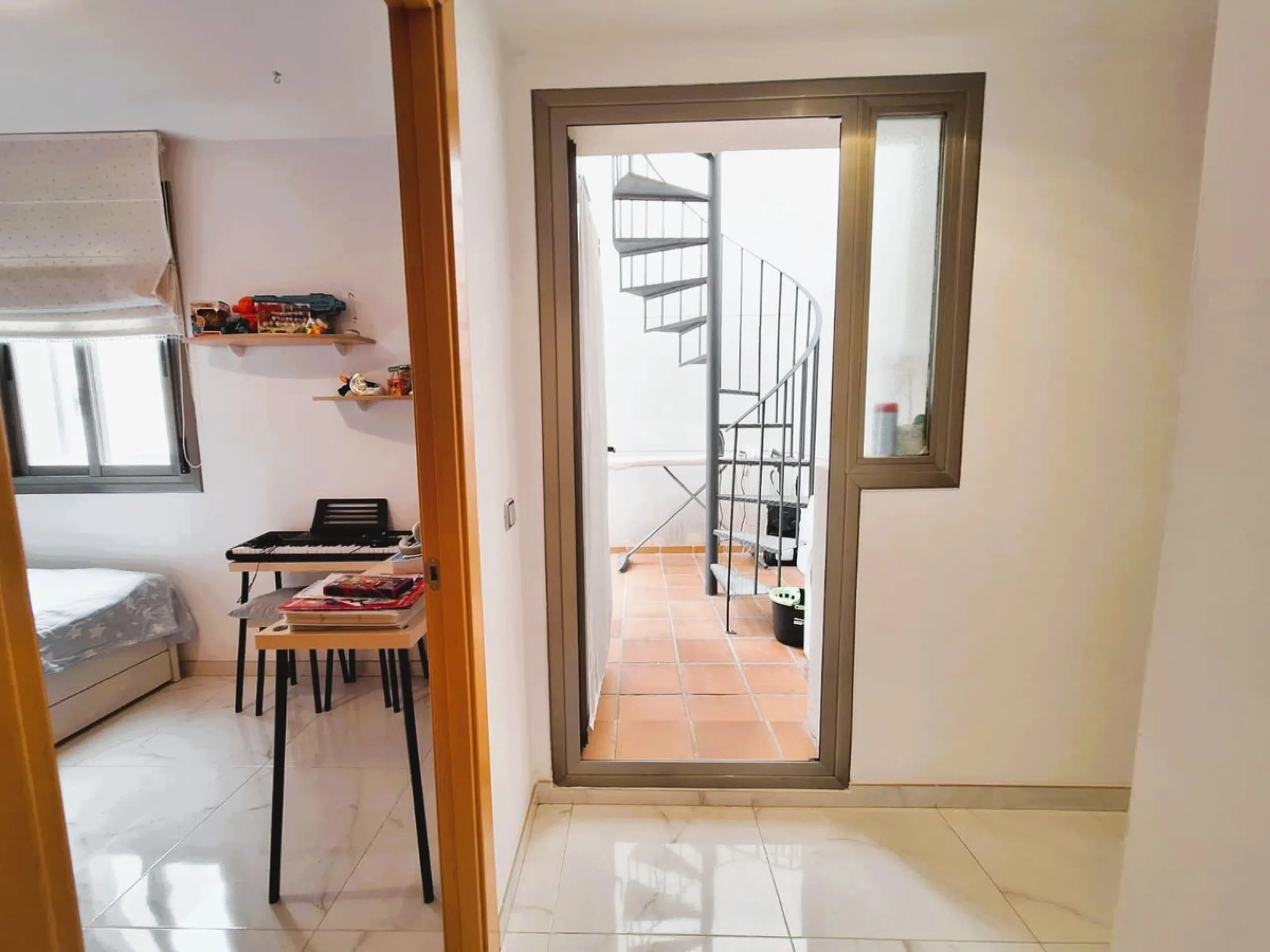 Penthouse for sale in the El Pinillo area, close to all services, schools, supermarkets, etc.
