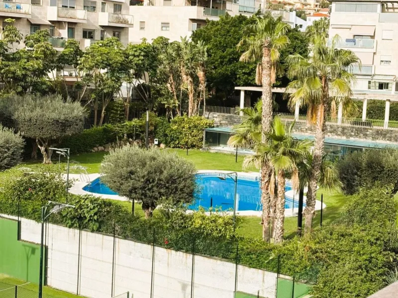 Penthouse for sale in the El Pinillo area, close to all services, schools, supermarkets, etc.