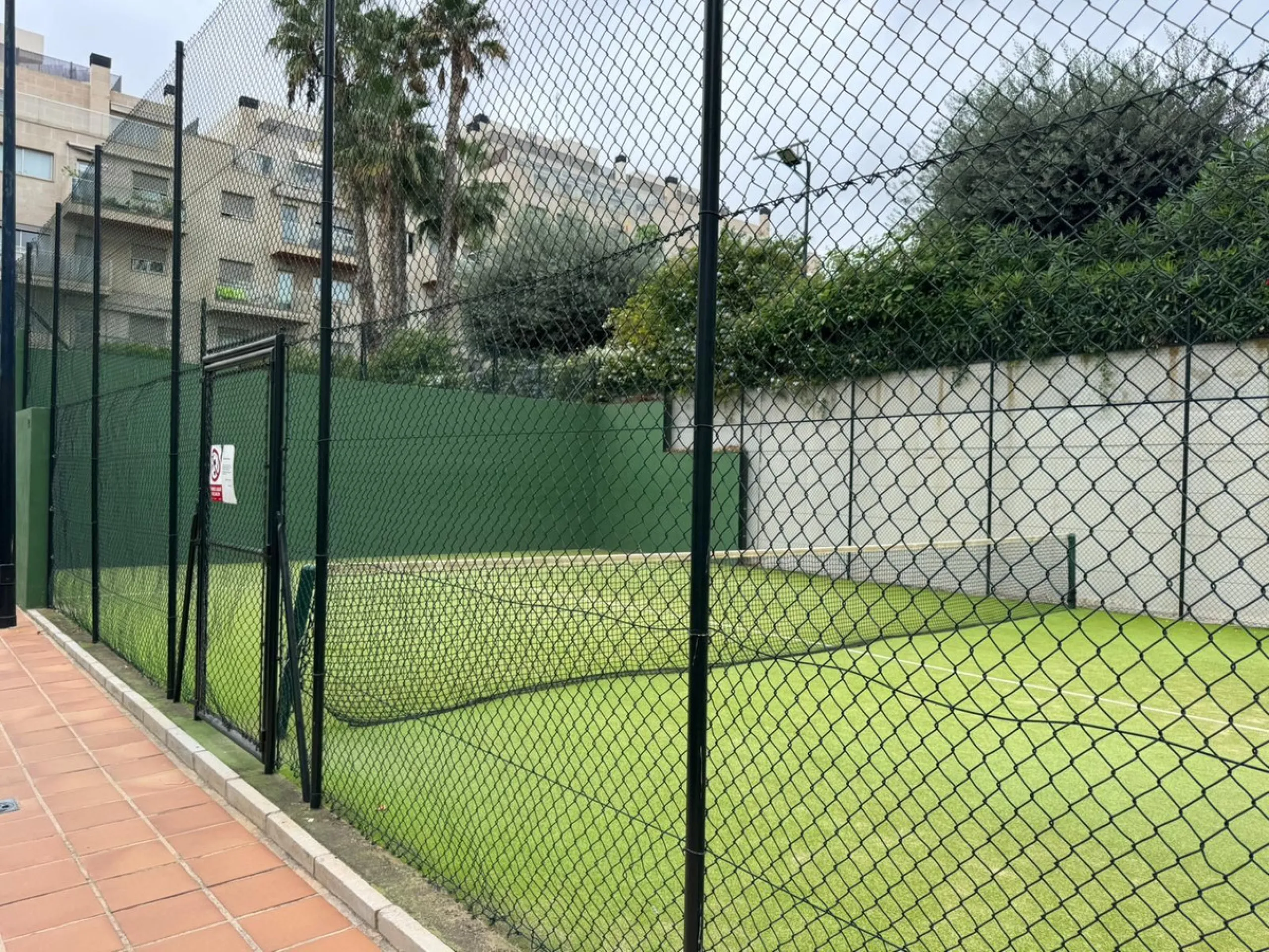 Penthouse for sale in the El Pinillo area, close to all services, schools, supermarkets, etc.