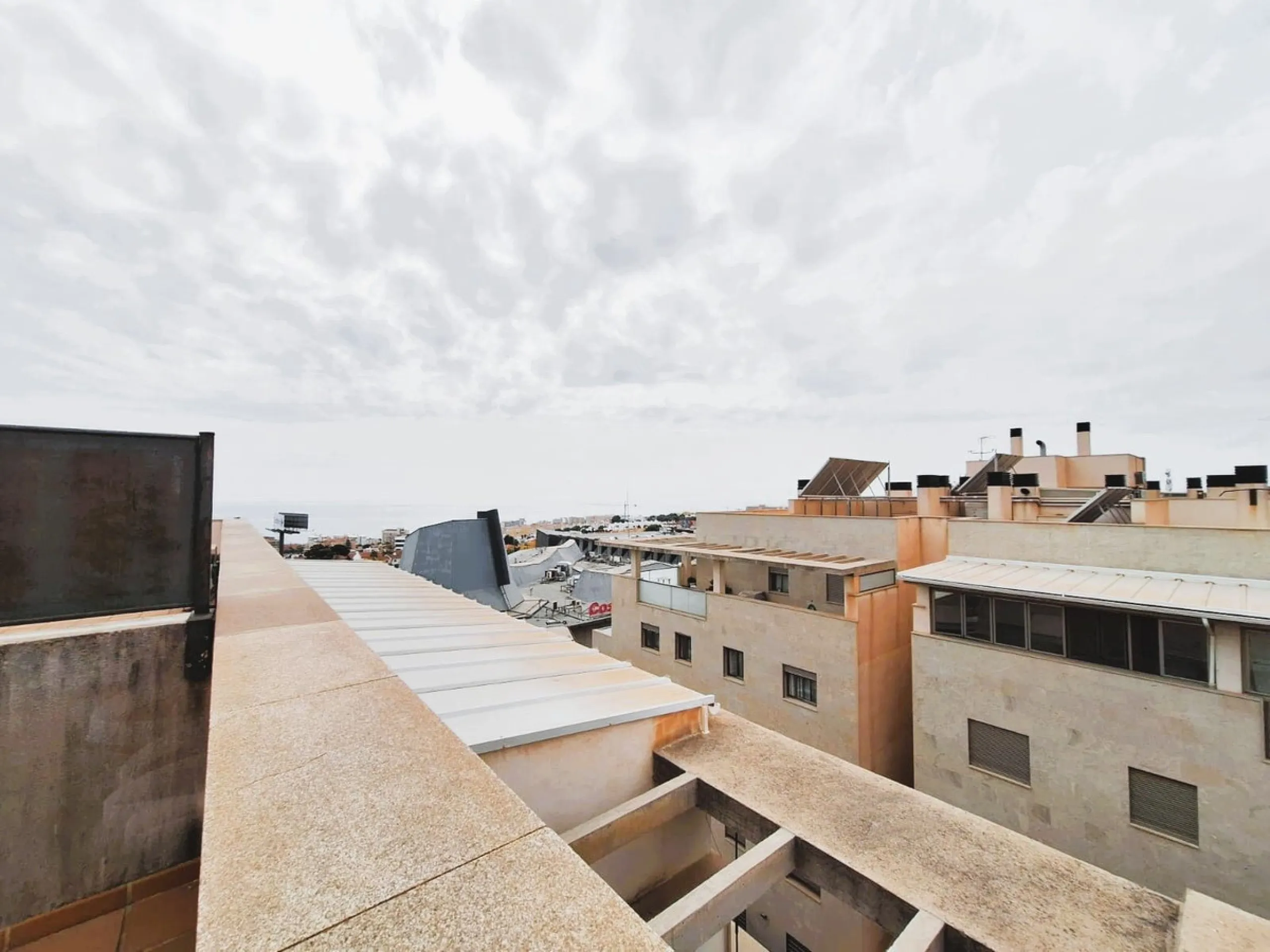 Penthouse for sale in the El Pinillo area, close to all services, schools, supermarkets, etc.