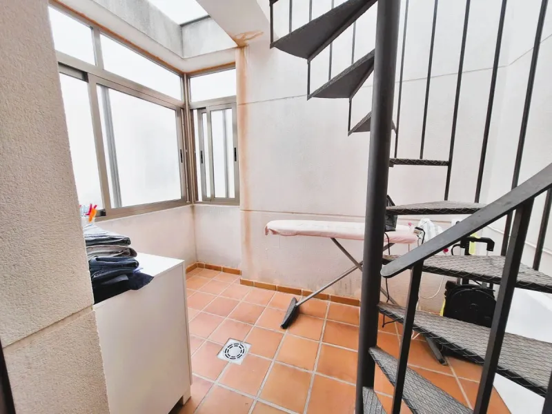 Penthouse for sale in the El Pinillo area, close to all services, schools, supermarkets, etc.
