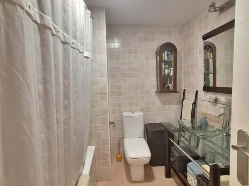 Beautiful property for sale in the Reserva area of Marbella, in impeccable condition, very bright and sunny all day long! Urbanisation with large communal gardens, communal swimming pools and very well maintained.