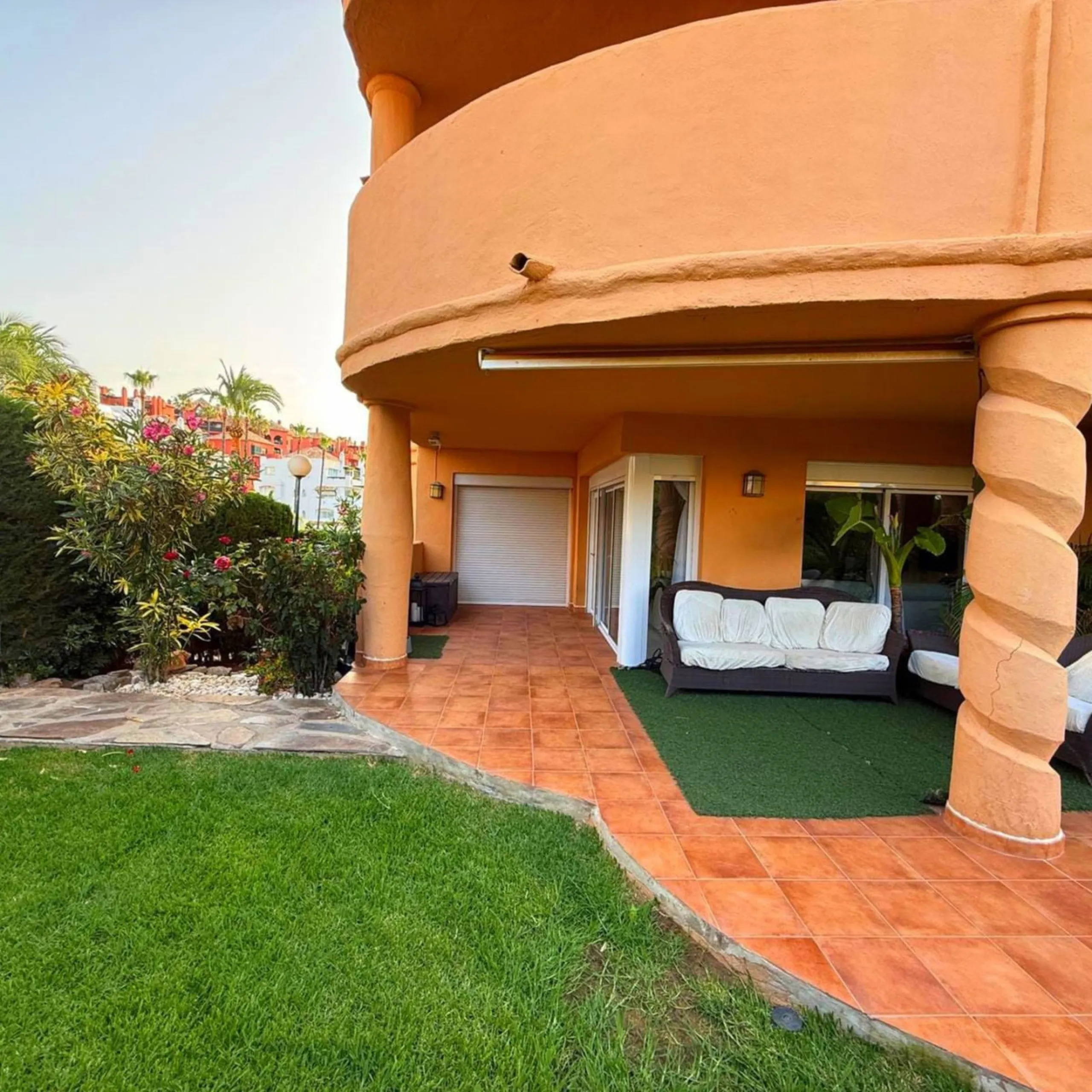 Apartment - Ground Floor Apartment в продаже в Mijas, Málaga. В доме 4 спален и 4 ванных комнат. Площадь дома 200 м²