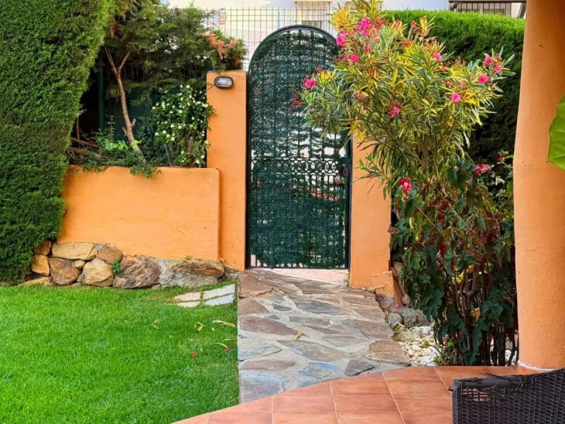 Apartment - Ground Floor Apartment в продаже в Mijas, Málaga. В доме 4 спален и 4 ванных комнат. Площадь дома 200 м²