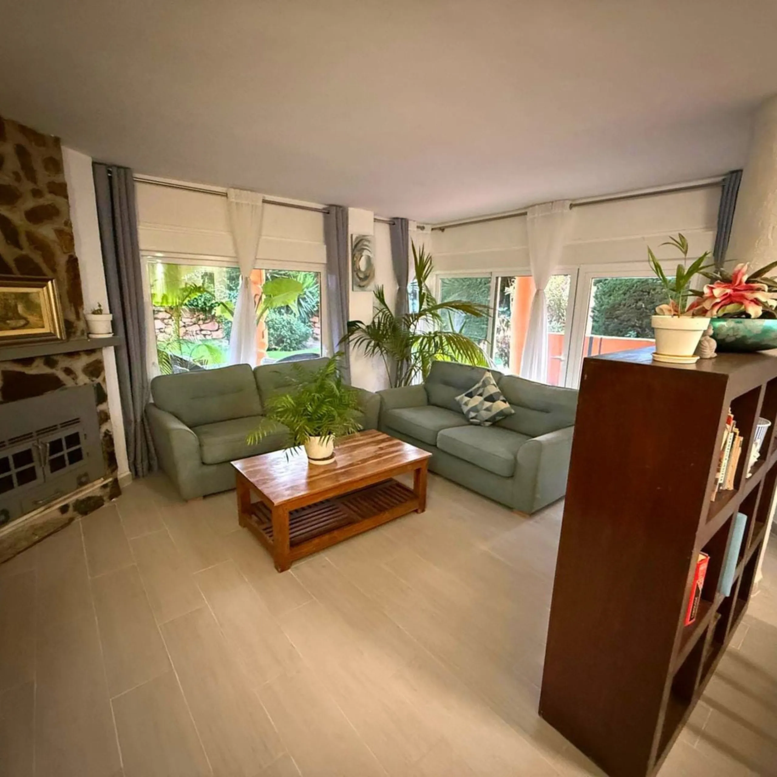 Apartment - Ground Floor Apartment в продаже в Mijas, Málaga. В доме 4 спален и 4 ванных комнат. Площадь дома 200 м²