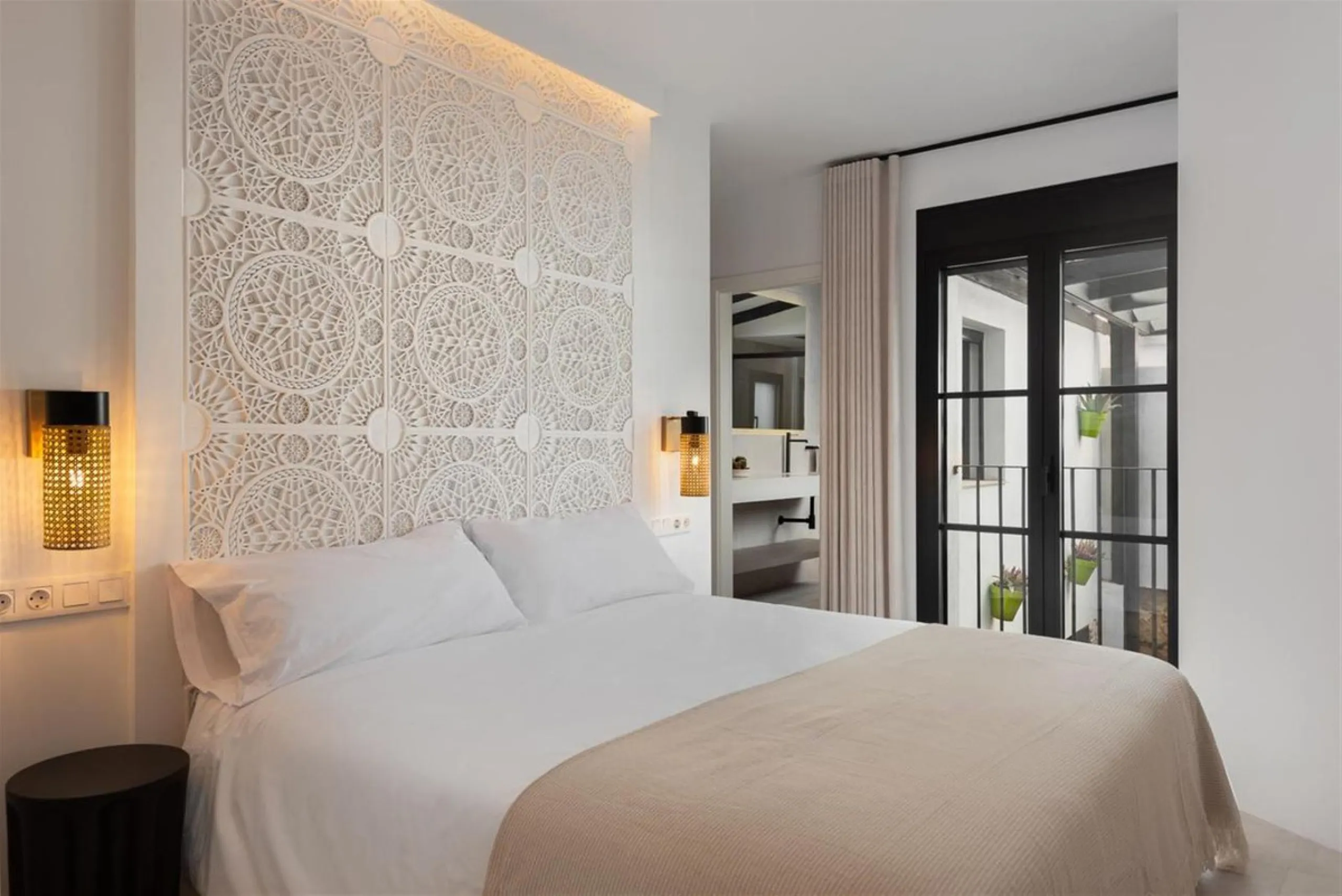 House - Townhouse в продаже в Marbella, Málaga. В доме 5 спален и 6 ванных комнат. Площадь дома 181 м². Площадь участка 118 м²