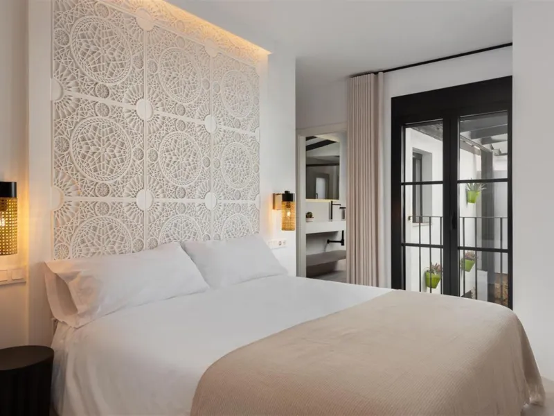 House - Townhouse в продаже в Marbella, Málaga. В доме 5 спален и 6 ванных комнат. Площадь дома 181 м². Площадь участка 118 м²