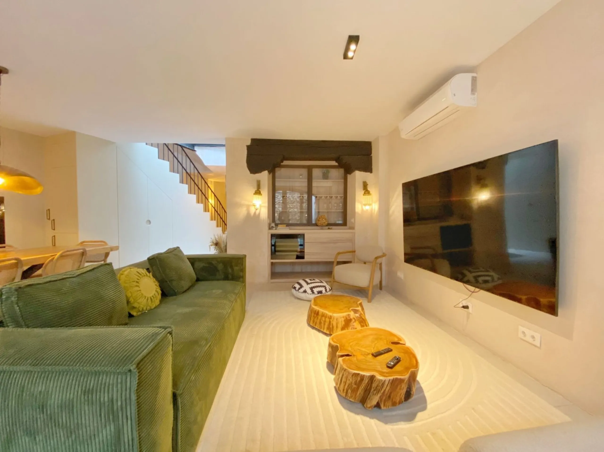 House - Townhouse в продаже в Marbella, Málaga. В доме 5 спален и 6 ванных комнат. Площадь дома 181 м². Площадь участка 118 м²