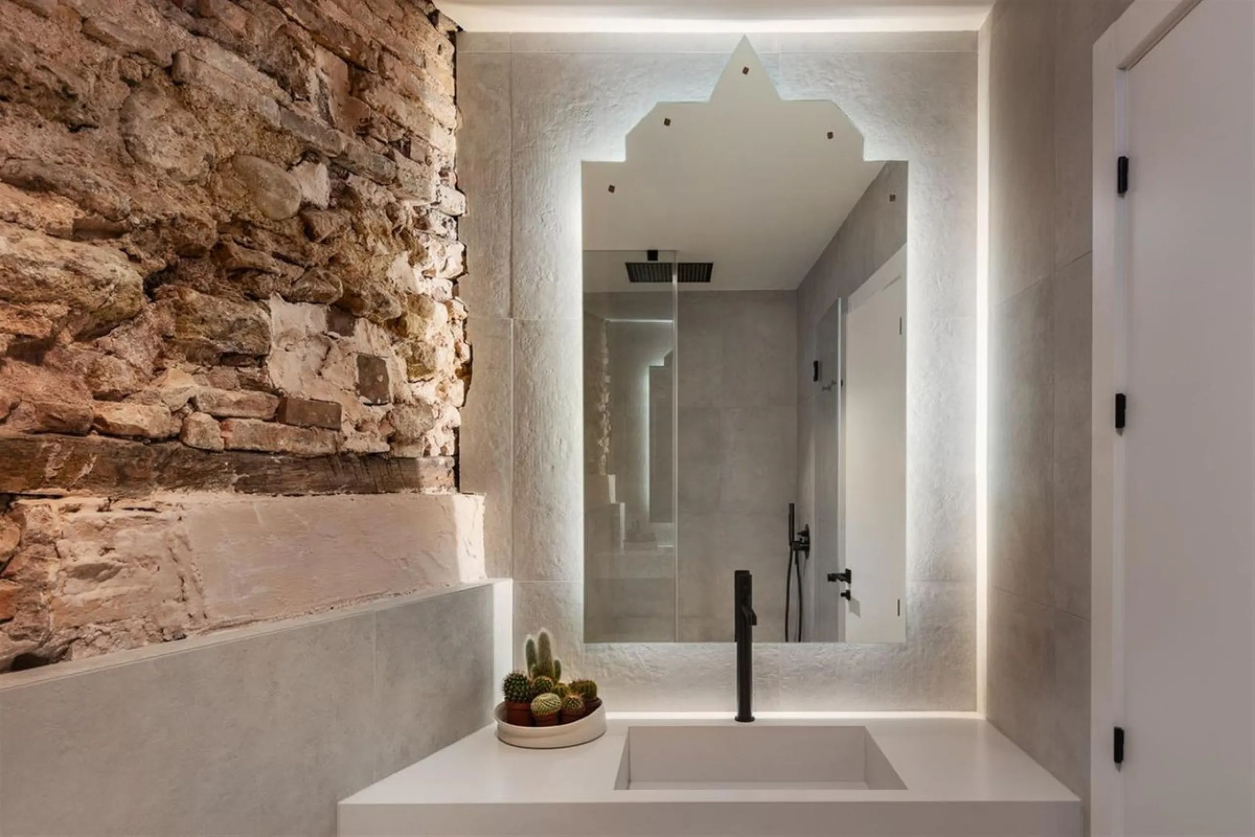House - Townhouse в продаже в Marbella, Málaga. В доме 5 спален и 6 ванных комнат. Площадь дома 181 м². Площадь участка 118 м²