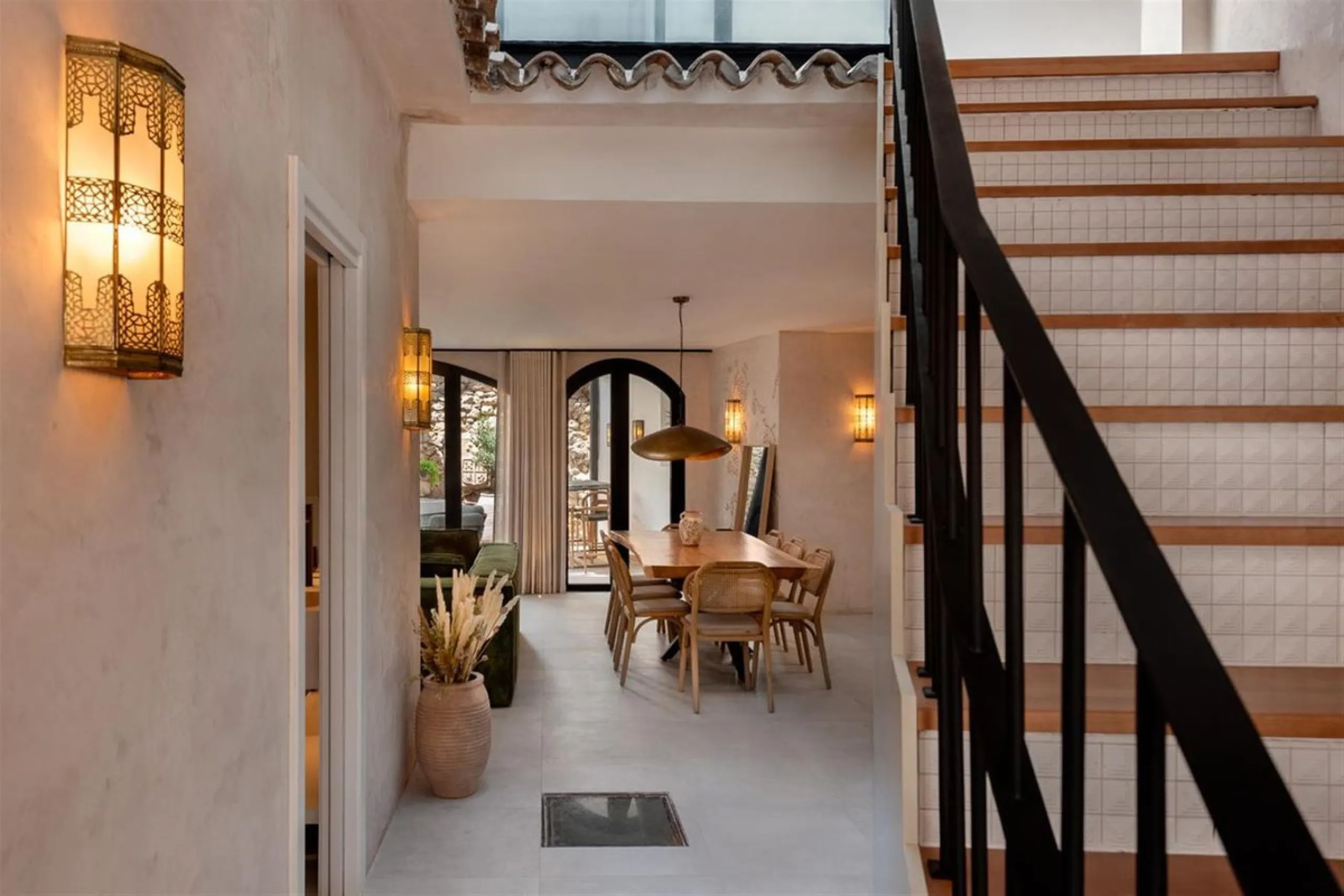House - Townhouse в продаже в Marbella, Málaga. В доме 5 спален и 6 ванных комнат. Площадь дома 181 м². Площадь участка 118 м²