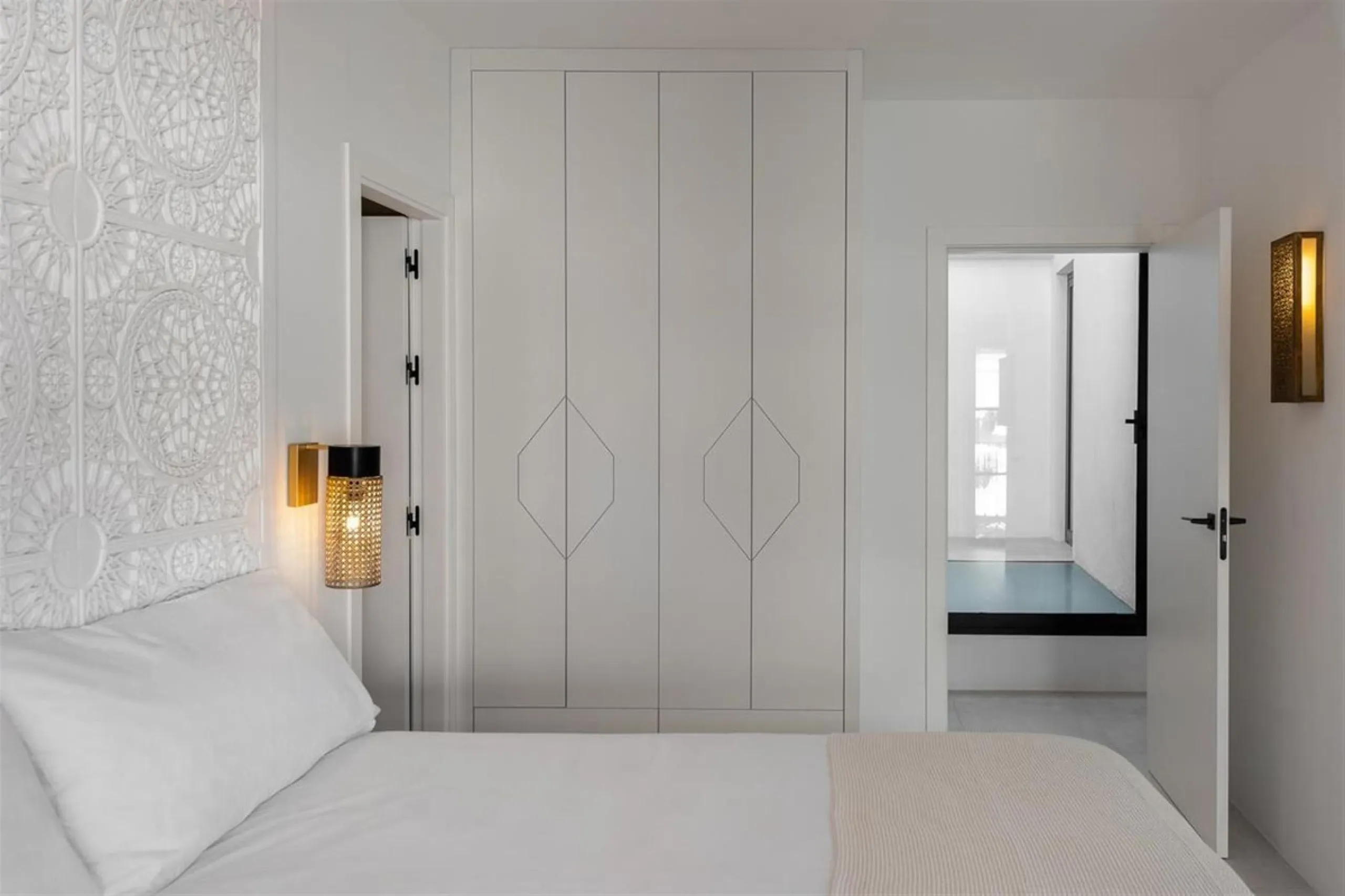 House - Townhouse в продаже в Marbella, Málaga. В доме 5 спален и 6 ванных комнат. Площадь дома 181 м². Площадь участка 118 м²