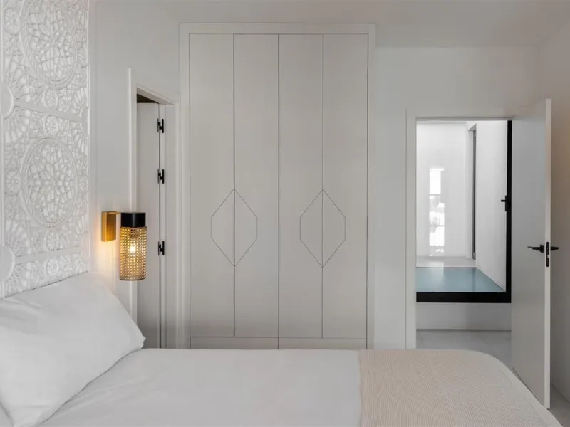 House - Townhouse в продаже в Marbella, Málaga. В доме 5 спален и 6 ванных комнат. Площадь дома 181 м². Площадь участка 118 м²