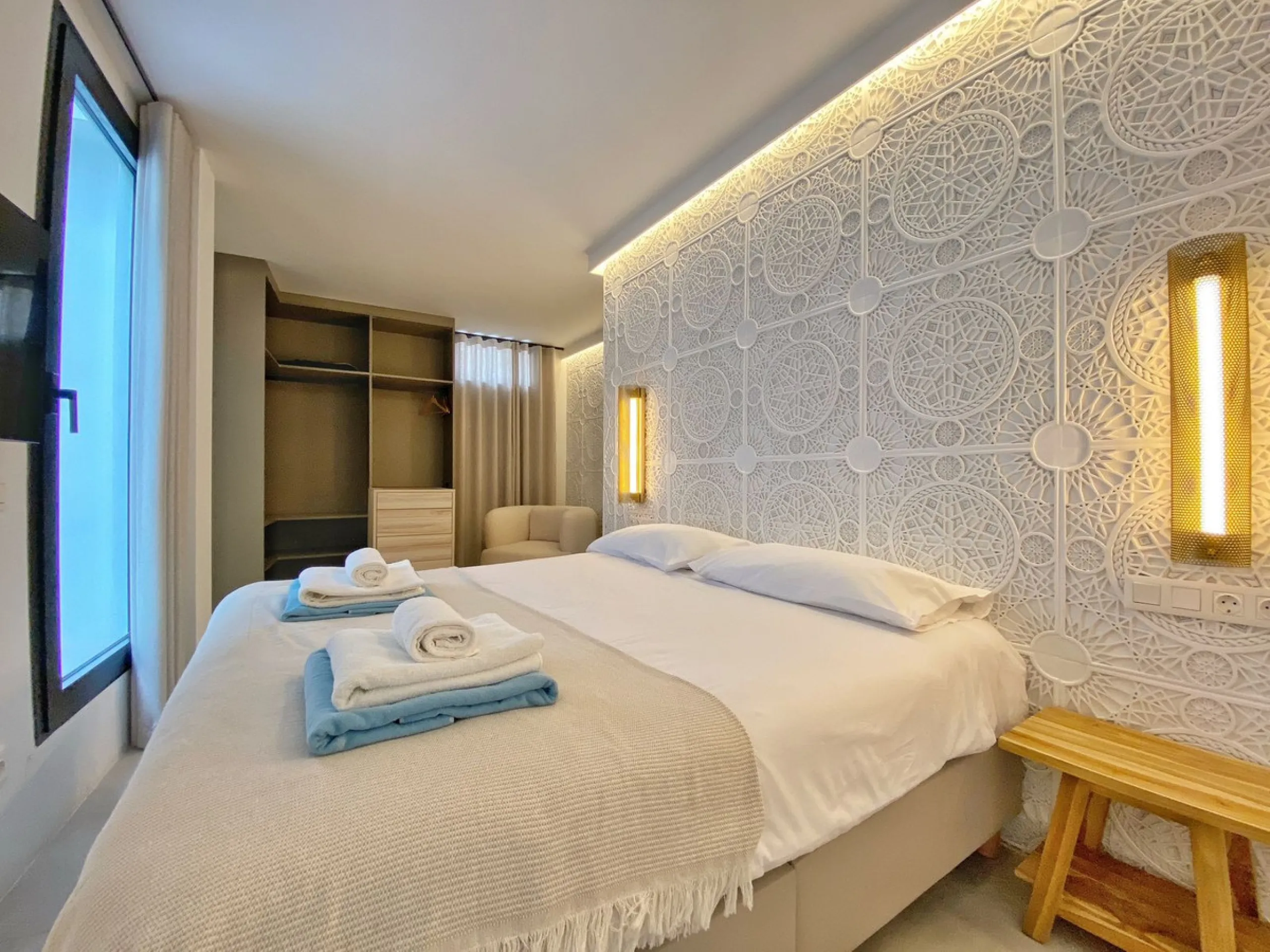 House - Townhouse в продаже в Marbella, Málaga. В доме 5 спален и 6 ванных комнат. Площадь дома 181 м². Площадь участка 118 м²