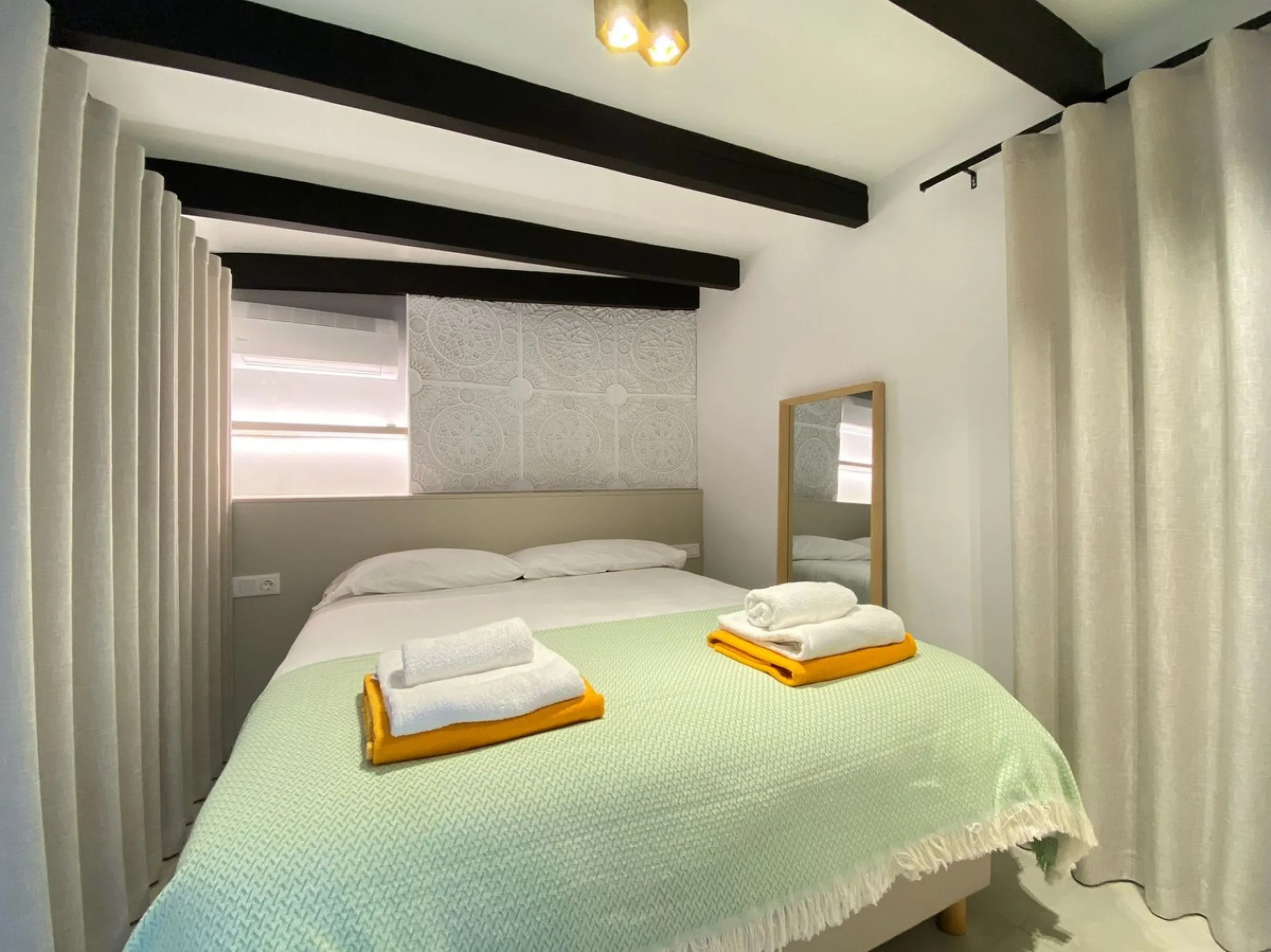 House - Townhouse в продаже в Marbella, Málaga. В доме 5 спален и 6 ванных комнат. Площадь дома 181 м². Площадь участка 118 м²