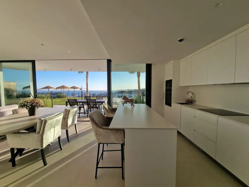 Apartment - Ground Floor Apartment в продаже в Fuengirola, Málaga. В доме 3 спален и 2 ванных комнат. Площадь дома 116 м²