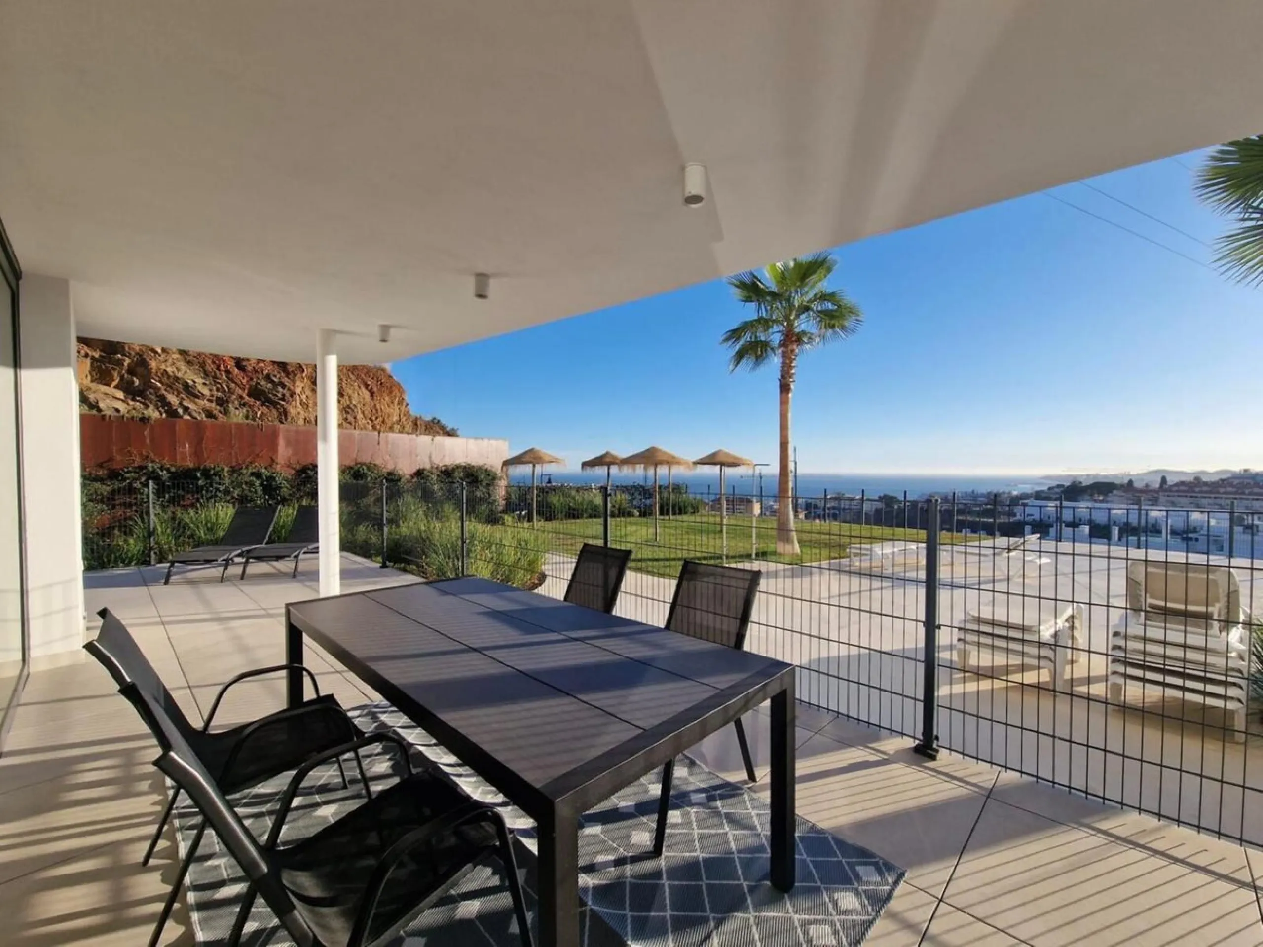 Apartment - Ground Floor Apartment в продаже в Fuengirola, Málaga. В доме 3 спален и 2 ванных комнат. Площадь дома 116 м²