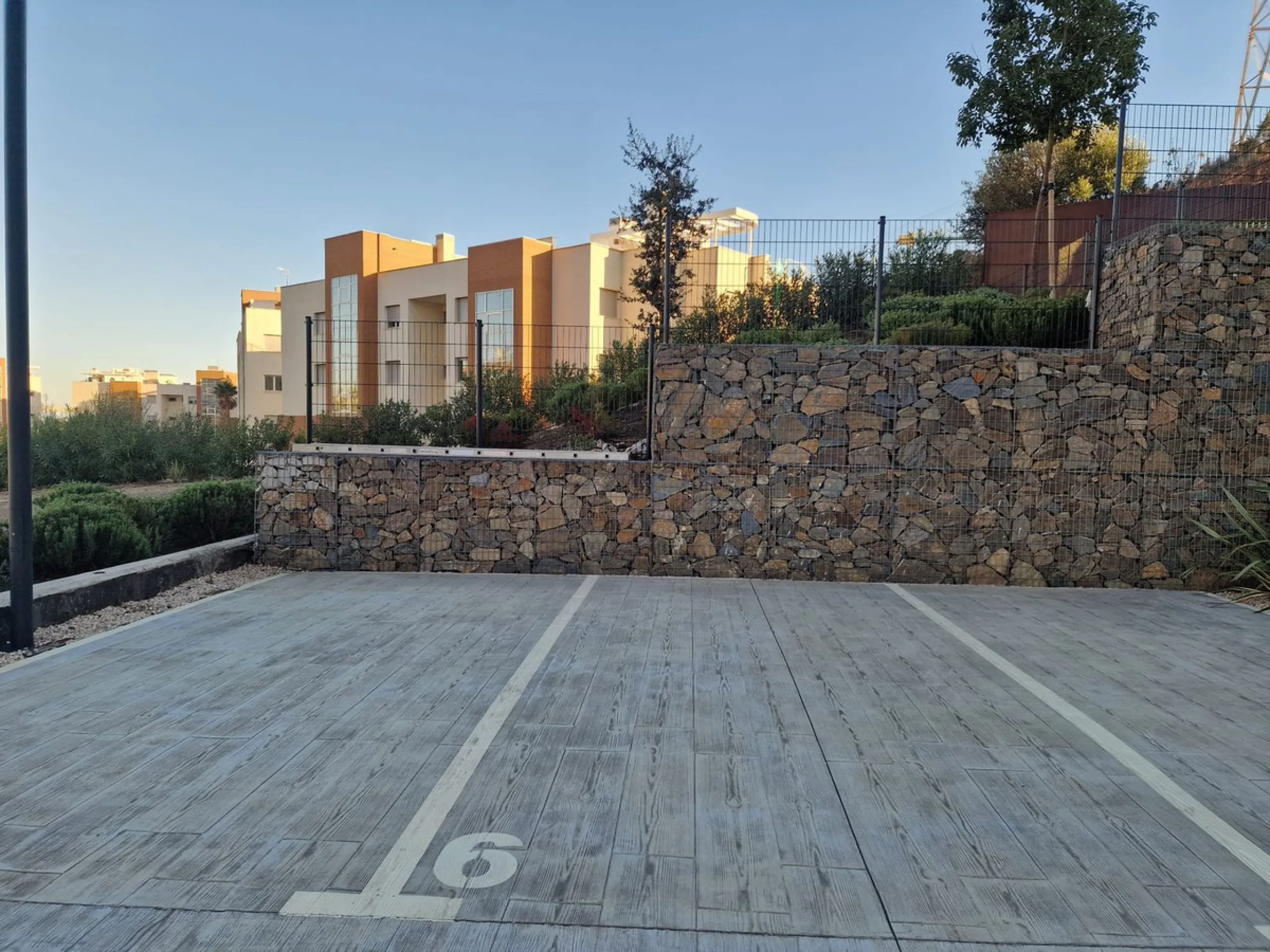 Apartment - Ground Floor Apartment в продаже в Fuengirola, Málaga. В доме 3 спален и 2 ванных комнат. Площадь дома 116 м²