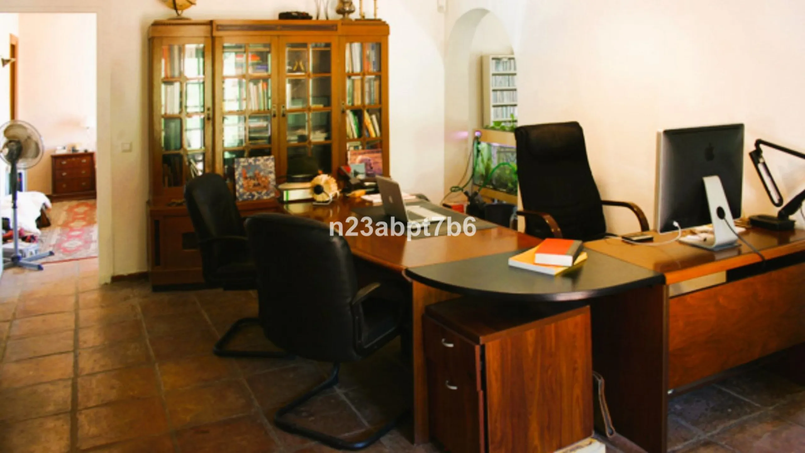 House - Detached Villa в продаже в Puerto de la Torre, Málaga. В доме 2 спален и 2 ванных комнат. Площадь дома 133 м². Площадь участка 5842 м²
