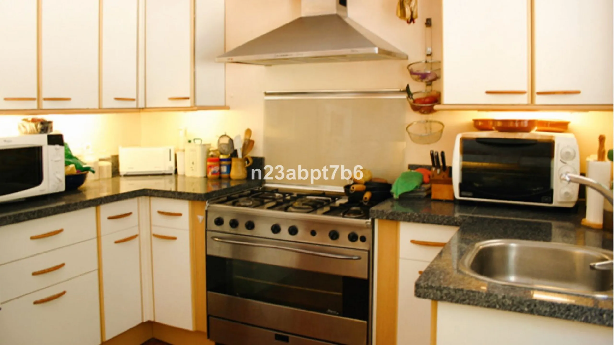 House - Detached Villa в продаже в Puerto de la Torre, Málaga. В доме 2 спален и 2 ванных комнат. Площадь дома 133 м². Площадь участка 5842 м²