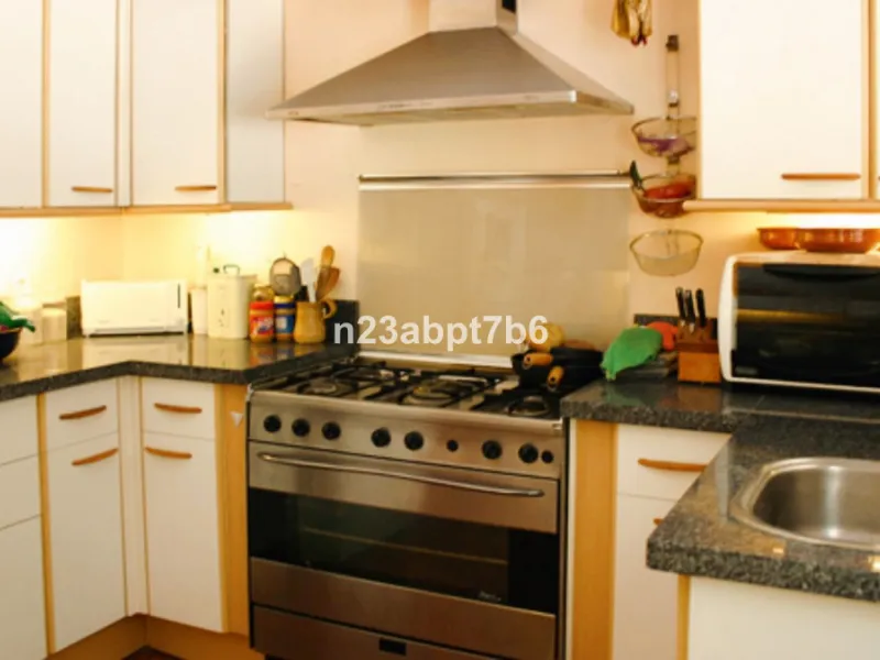 House - Detached Villa в продаже в Puerto de la Torre, Málaga. В доме 2 спален и 2 ванных комнат. Площадь дома 133 м². Площадь участка 5842 м²