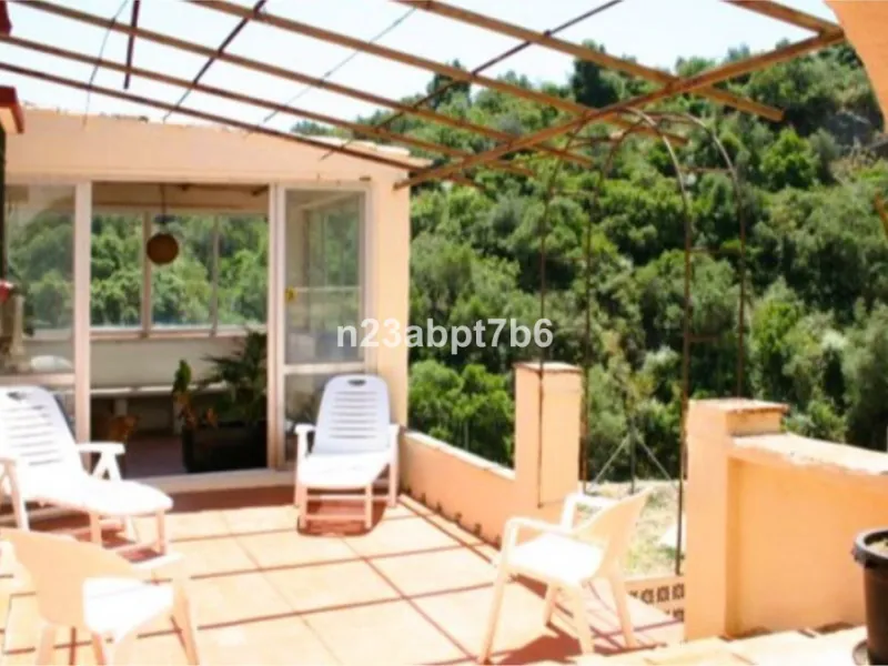 House - Detached Villa в продаже в Puerto de la Torre, Málaga. В доме 2 спален и 2 ванных комнат. Площадь дома 133 м². Площадь участка 5842 м²