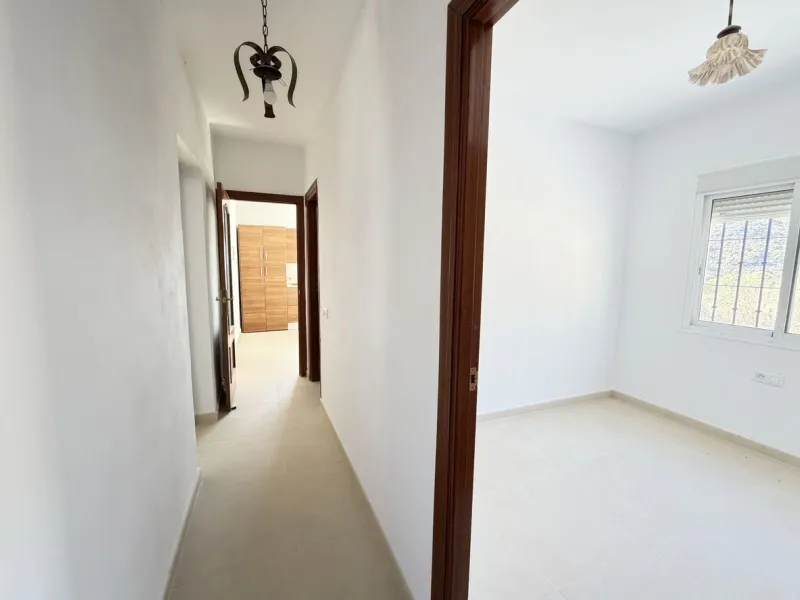 House with Sea Views in Estepona. Set on a 4,409 m² plot just 2.5 km from the center of Estepona, this property offers tranquility without sacrificing proximity to all amenities. The home itself features approximately 150 m² of living space with 4 bedroom