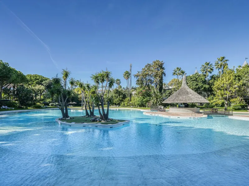 Luxury Penthouse Duplex – Tropical Serenity and Timeless Elegance