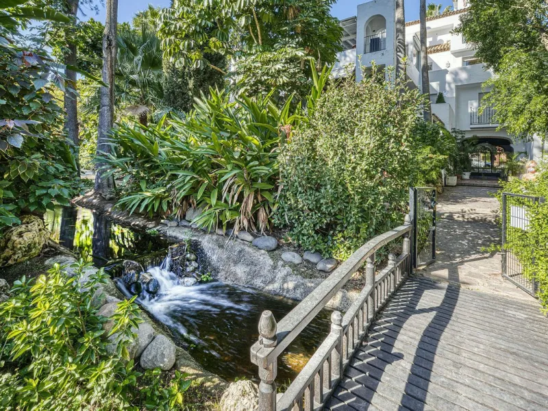 Luxury Penthouse Duplex – Tropical Serenity and Timeless Elegance