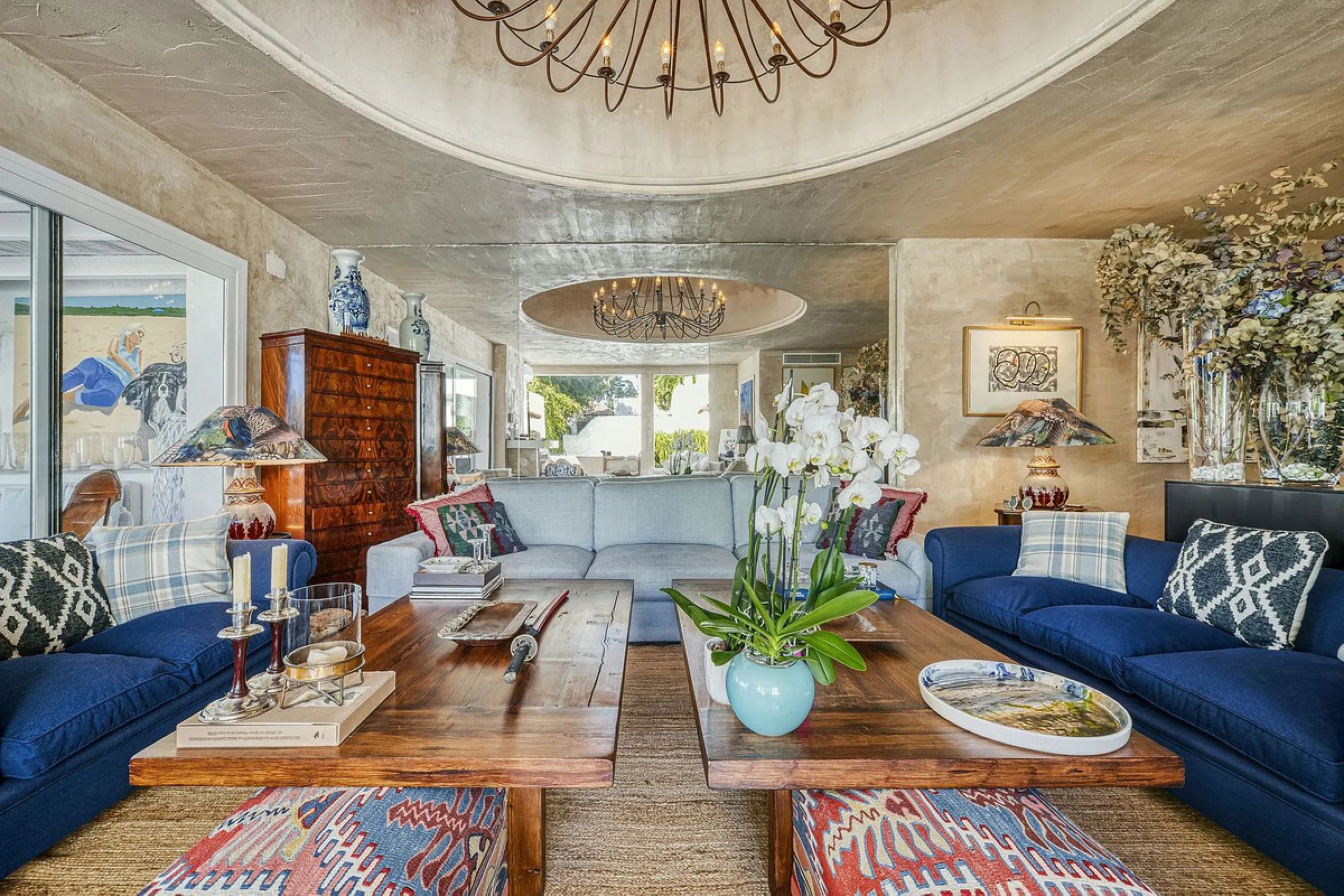 Luxury Penthouse Duplex – Tropical Serenity and Timeless Elegance
