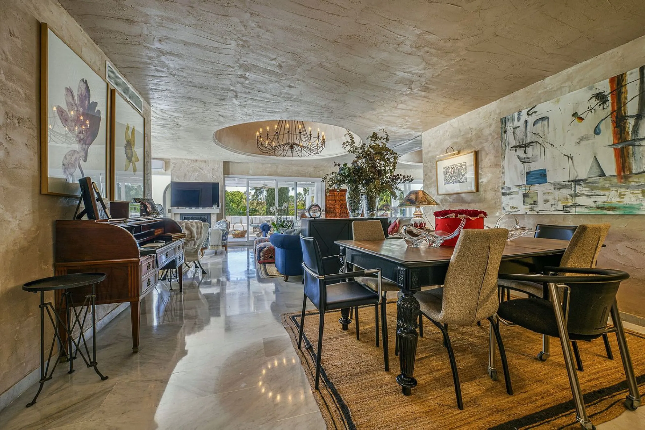 Luxury Penthouse Duplex – Tropical Serenity and Timeless Elegance