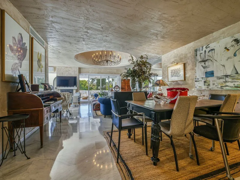 Luxury Penthouse Duplex – Tropical Serenity and Timeless Elegance