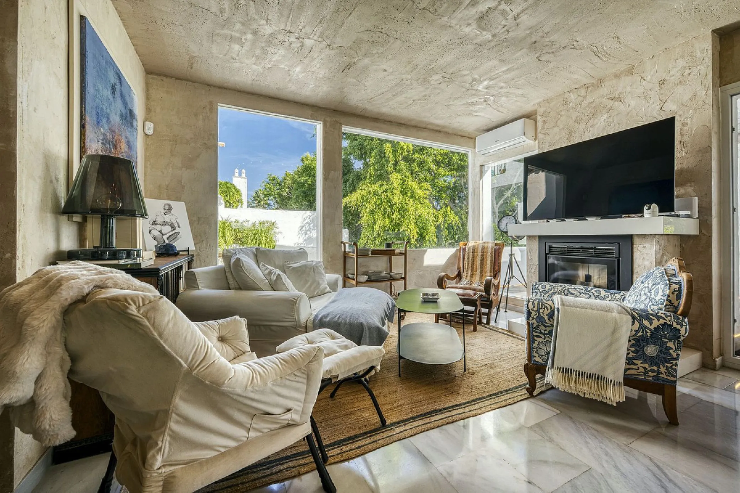 Luxury Penthouse Duplex – Tropical Serenity and Timeless Elegance