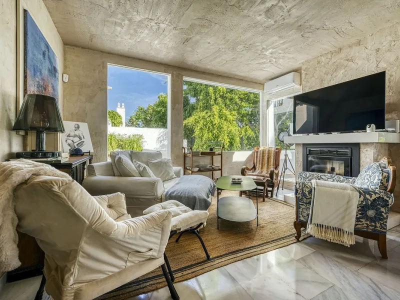 Luxury Penthouse Duplex – Tropical Serenity and Timeless Elegance